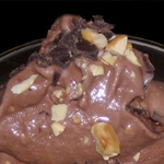 gelato-al-cioccolato-e-nocciole-di-novara-di-sicilia